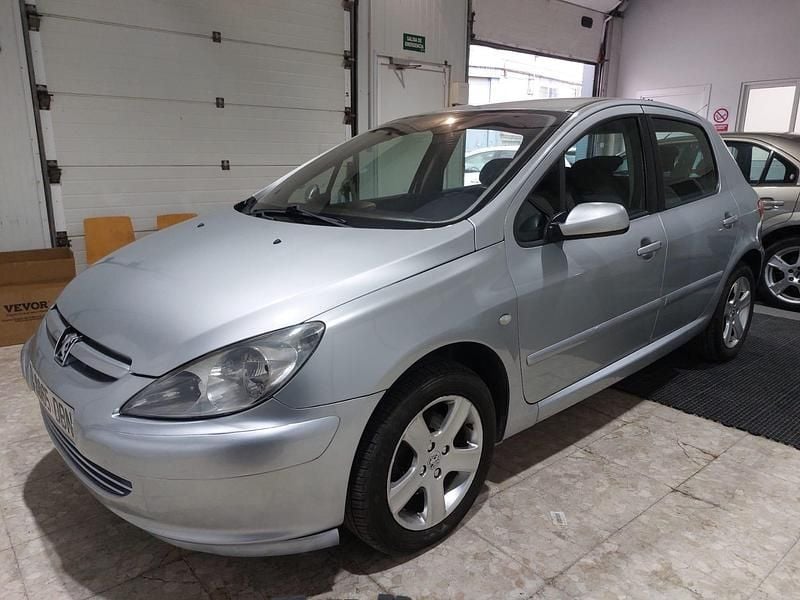 Gray Usado 2005 Peugeot 307 Berlina | 3500 € (Precio justo) - Imagen 1/4