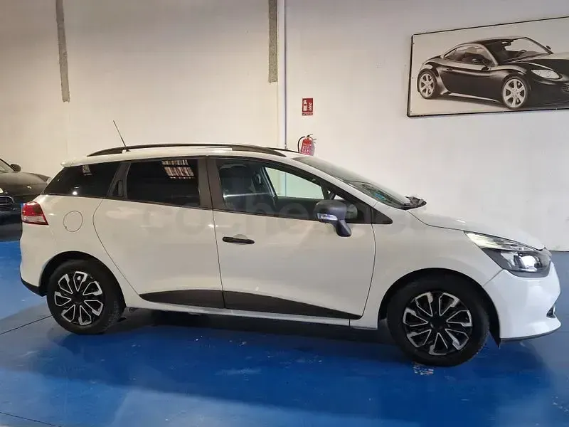 Usado Renault Clio IV LIMITED 90 CV (66 kW) 2016 Blanco Berlina
