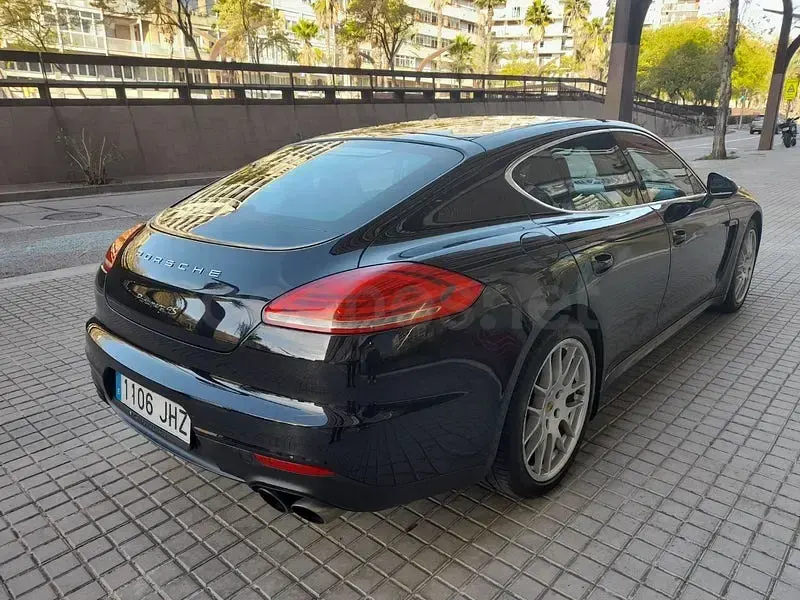 Usado Porsche Panamera 420 CV (308 kW) 2015 Negro Utilitario