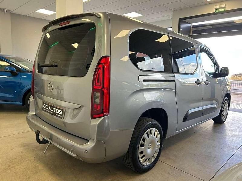 Usado Opel Combo Life Edition 102 CV (75 kW) 2022 Gris / plata Monovolumen