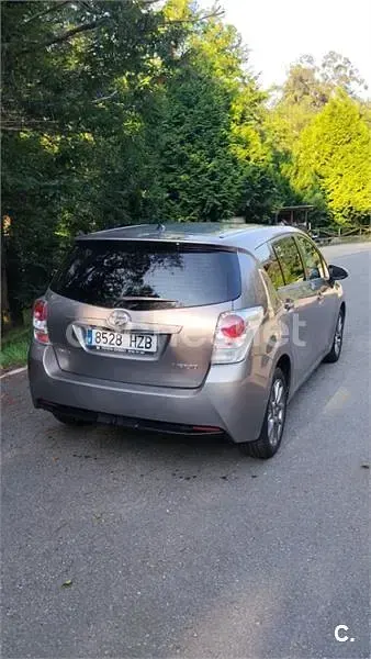 Usado Toyota Verso Advance 132 CV (97 kW) 2014 Marrón Monovolumen