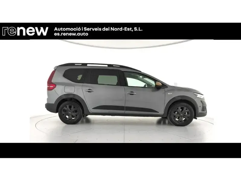Usado Dacia Jogger Extreme 140 CV (102 kW) 2025 Gris / plata Monovolumen