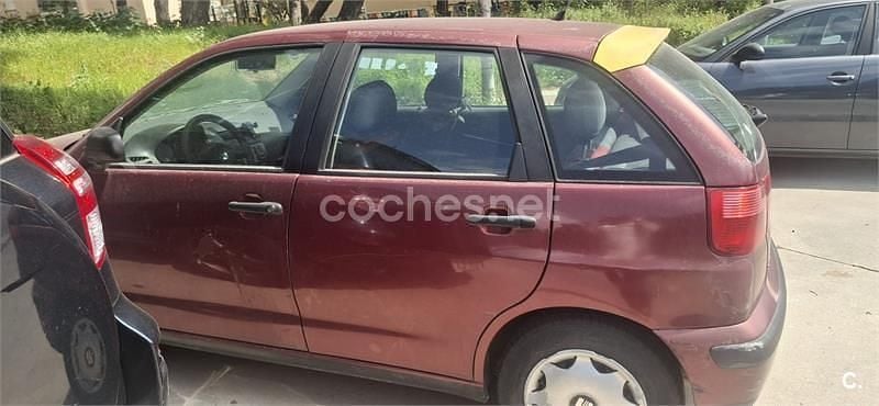 Occasion Seat Ibiza 68 PK (50 kW) 2000 Rood Hatchback