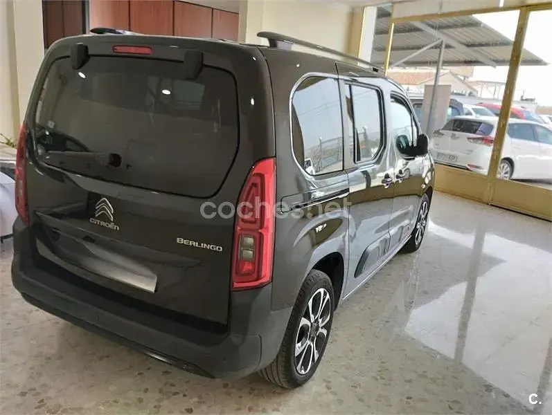 Usado Citroën Berlingo Shine 100 CV (73 kW) 2019 Negro Monovolumen