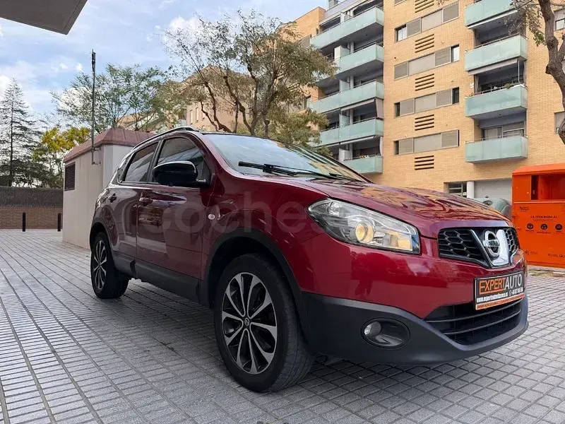 Usado Nissan Qashqai 360º 117 CV (86 kW) 2012 Granate SUV