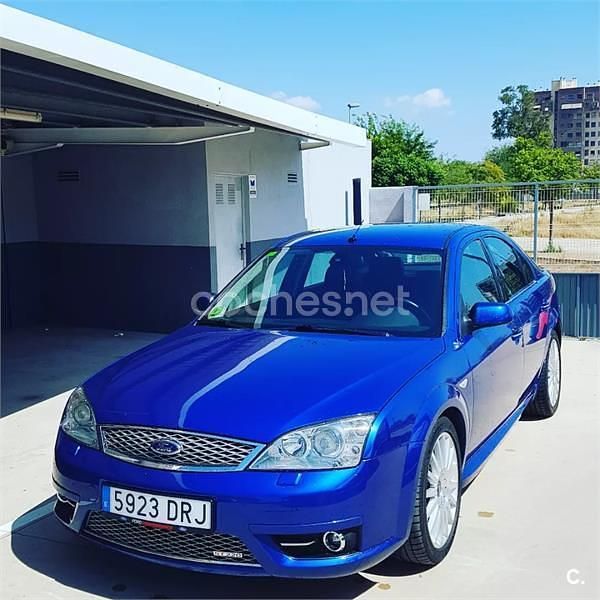 Usado Ford Mondeo ST 226 CV (166 kW) 2005 Azul Berlina