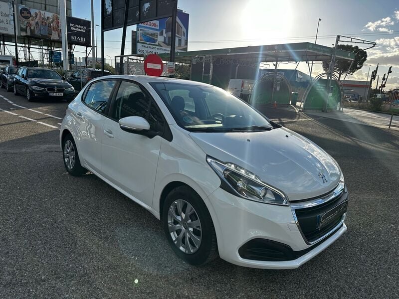 Usado Peugeot 208 Active 100 CV (73 kW) 2020 Blanco Utilitario