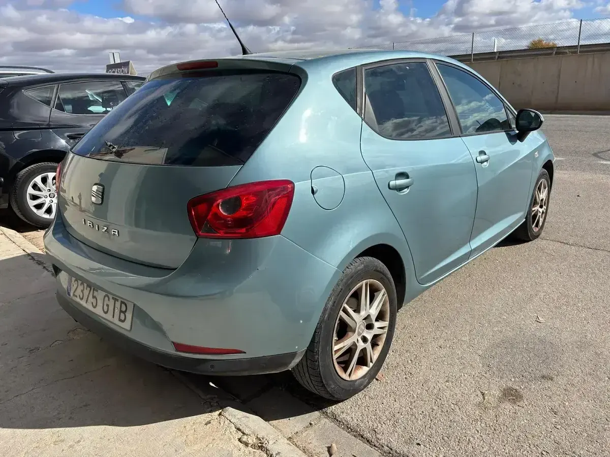 Usado Seat Ibiza Style 105 CV (77 kW) 2010 Azul Berlina