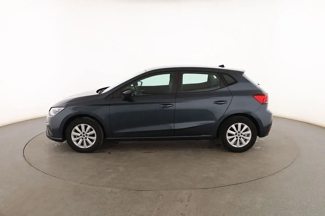 Usado Seat Ibiza Style 80 CV (58 kW) 2023 Gris Utilitario