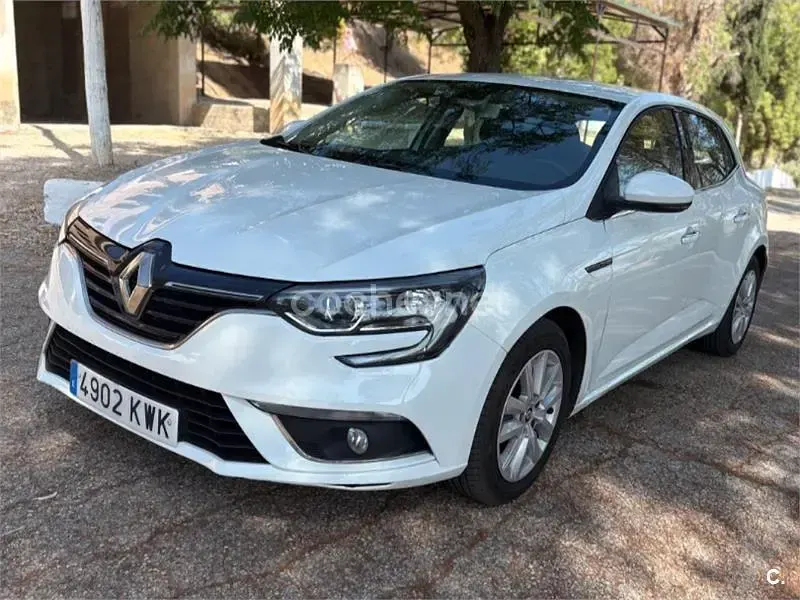 Usado Renault Mégane IV Business 115 CV (84 kW) 2019 Blanco Berlina