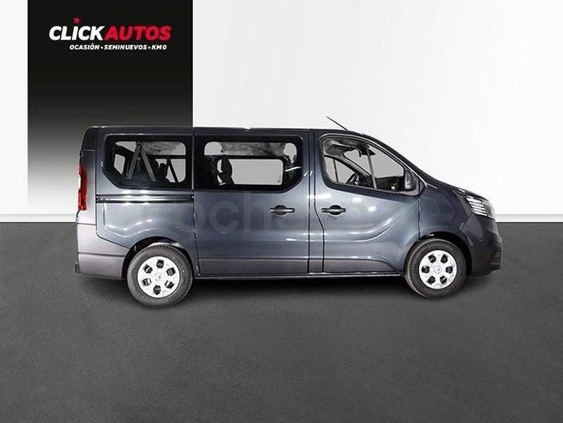 Usado Renault Trafic 110 CV (80 kW) 2024 Gris / plata Monovolumen
