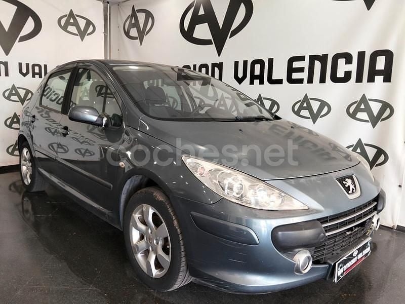 Usado Peugeot 307 90 CV (66 kW) 2007 Gris / plata Berlina