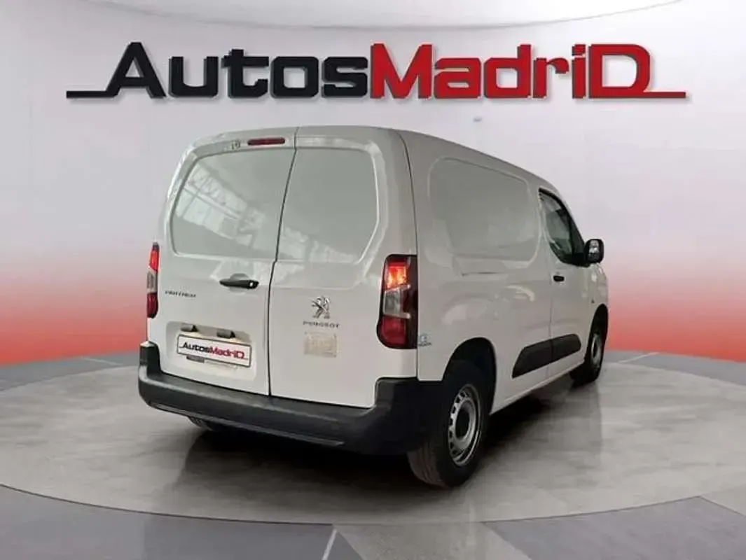 Usado Peugeot Partner Premium 99 CV (72 kW) 2021 Blanco Monovolumen