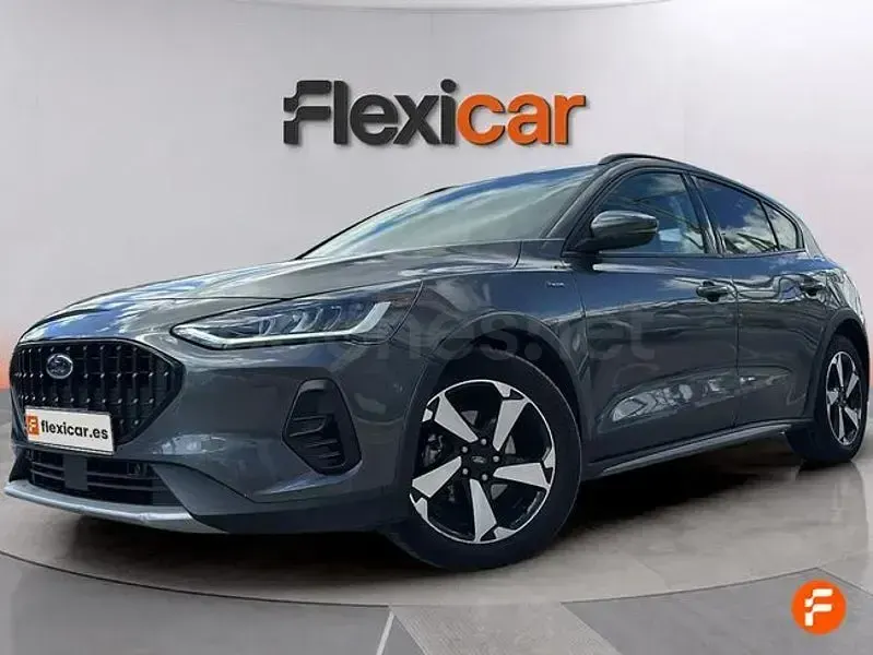 Usado Ford Focus Active 155 CV (114 kW) 2024 Gris / plata Berlina