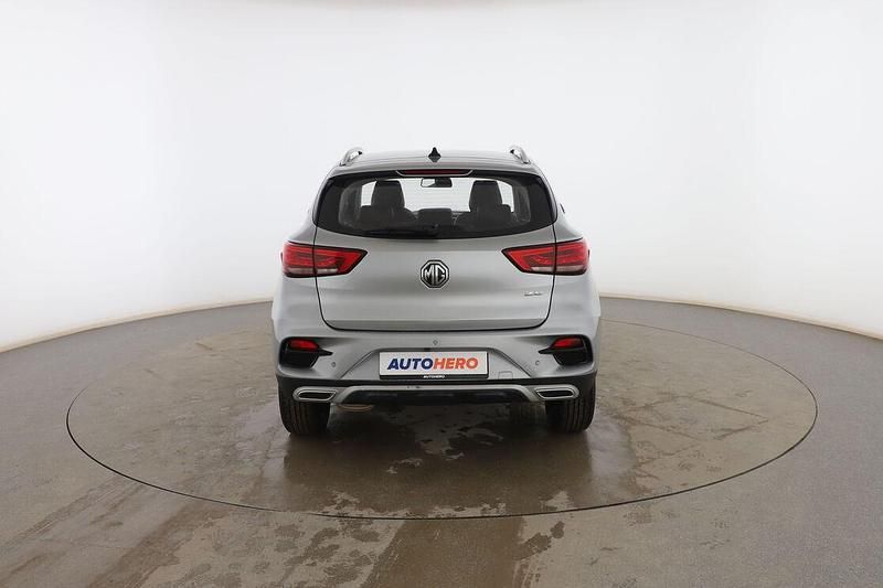 Usado MG ZS Luxury 106 CV (77 kW) 2023 Gris SUV