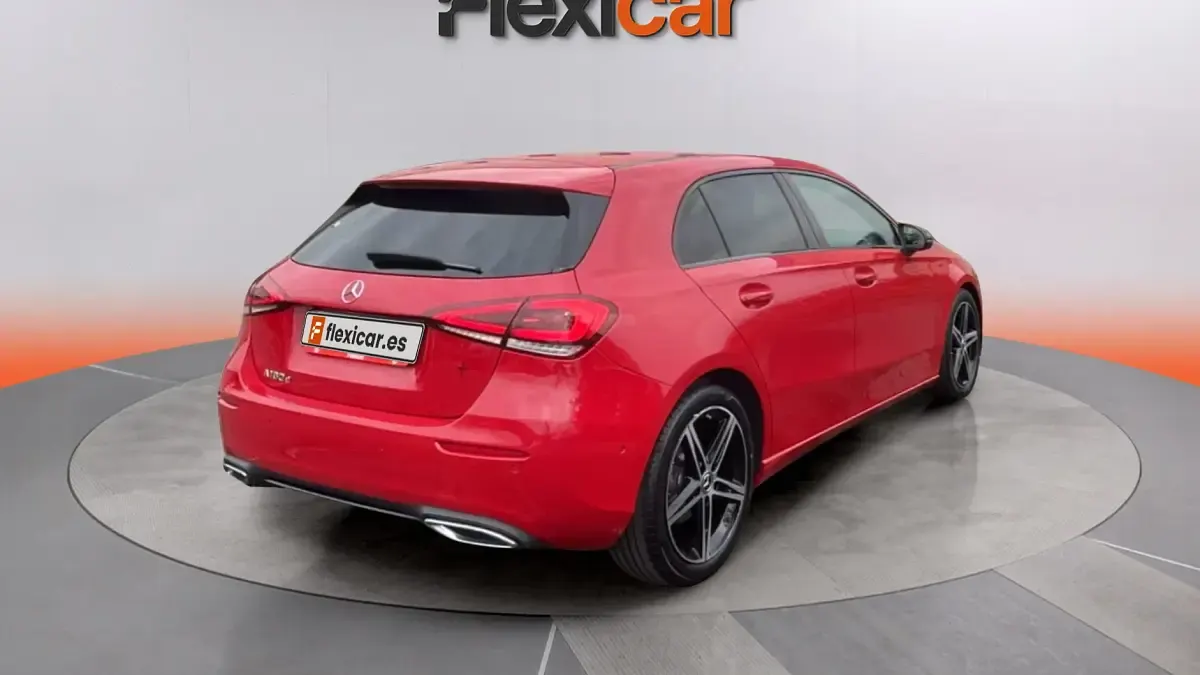 Usado Mercedes A180 116 CV (85 kW) 2019 Rojo Berlina