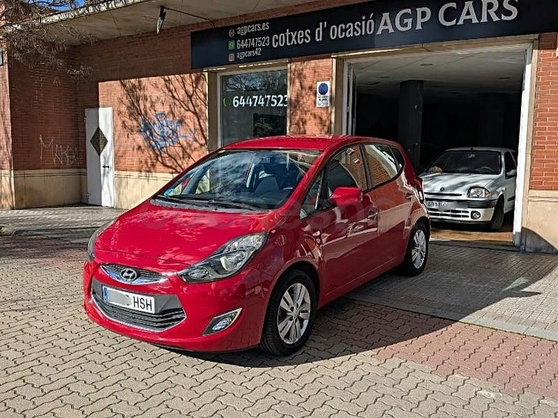 Usado Hyundai ix20 90 CV (66 kW) 2013 Rojo Utilitario