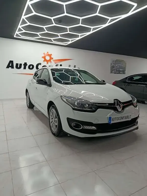 Usado Renault Mégane III Life 95 CV (69 kW) 2015 Blanco Utilitario