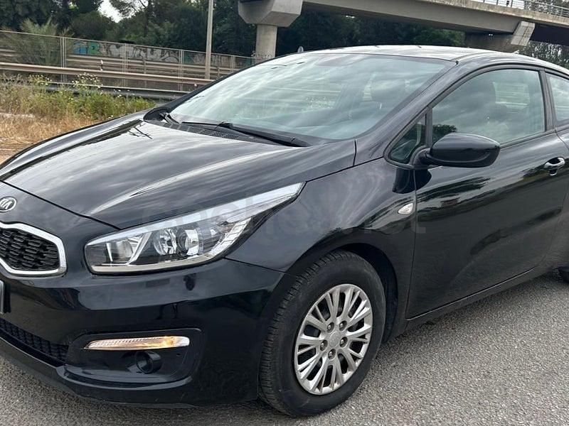 Usado Kia ProCeed 100 CV (73 kW) 2015 Negro Utilitario