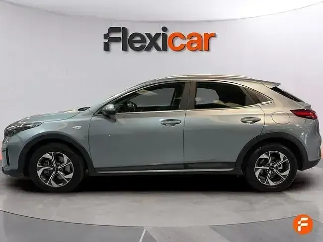 Usado Kia XCeed 120 CV (88 kW) 2023 Gris SUV