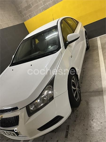 Blanco Usado 2010 Chevrolet Cruze LS Berlina | 4000 € (Super precio) - Imagen 1/4
