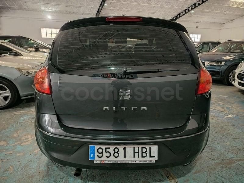 Usado Seat Altea Style 105 CV (77 kW) 2012 Negro Monovolumen