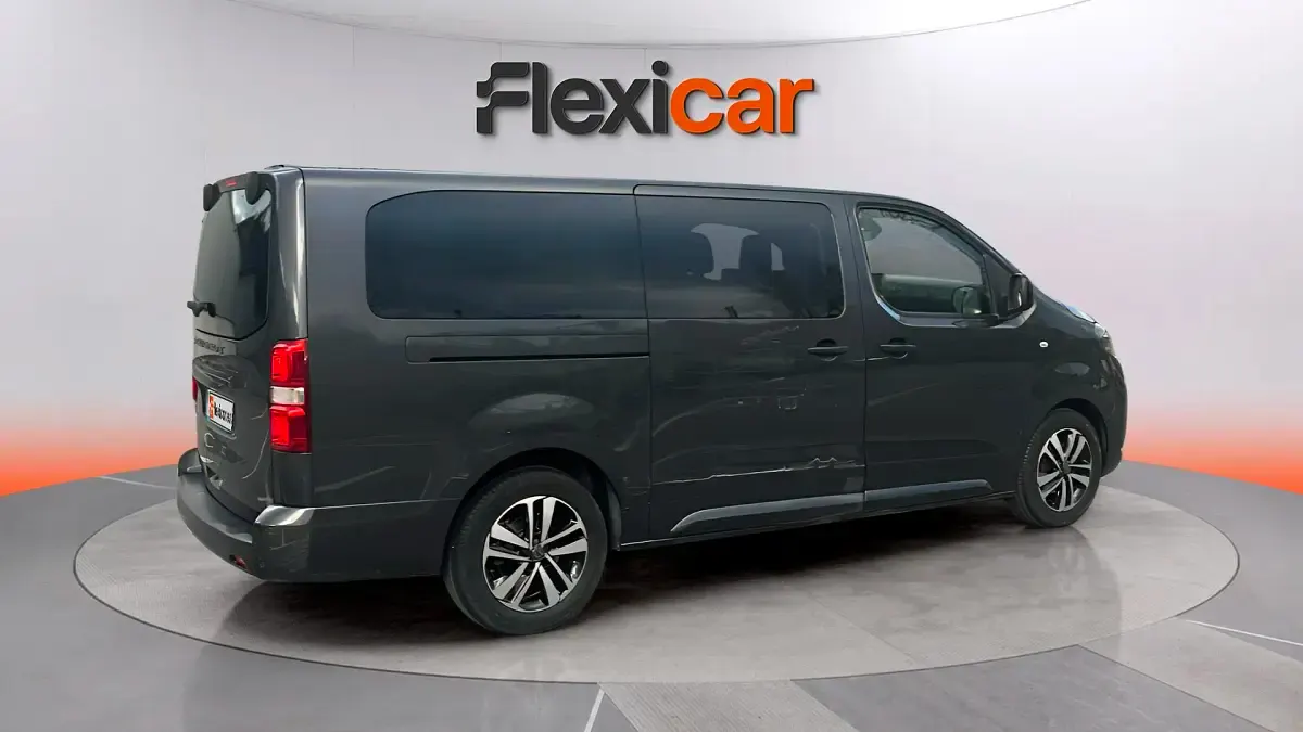 Begagnad Peugeot Traveller Business-Line 180 HK (132 kW) 2024 Grå Minibuss