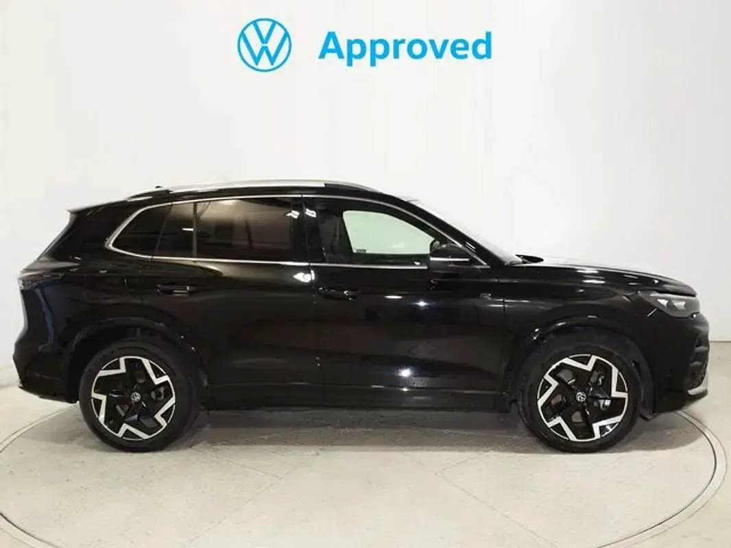 Usado VW Tiguan R-line 150 CV (110 kW) 2025 Negro SUV