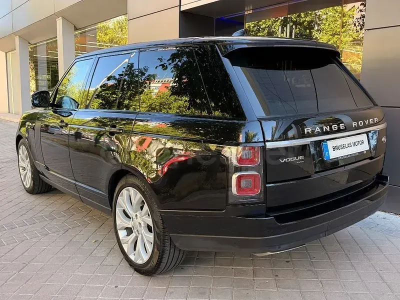Usado Land Rover Range Rover Vogue 404 CV (297 kW) 2021 Negro SUV