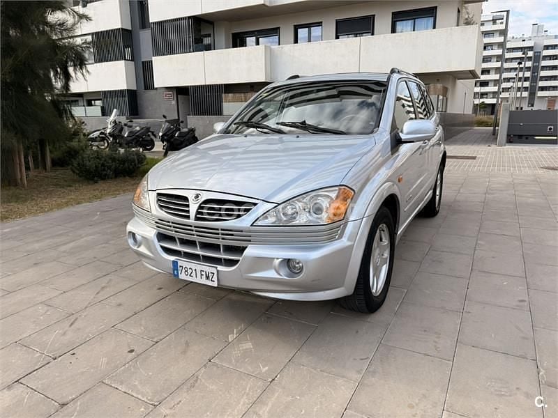 Gris / plata Usado 2007 Ssangyong (KGM) Kyron SUV | 3990 € (Super precio) - Imagen 1/4