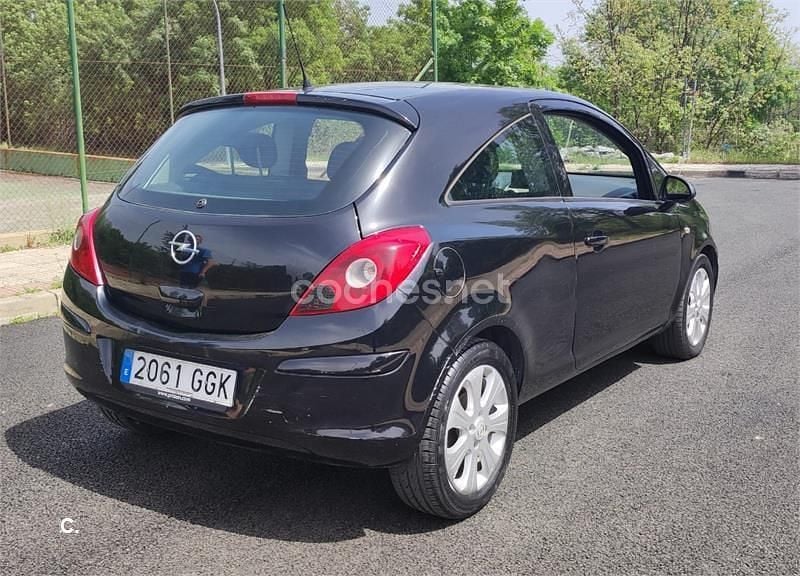 Usado Opel Corsa 90 HP (66 kW) 2008 Preto Citadino