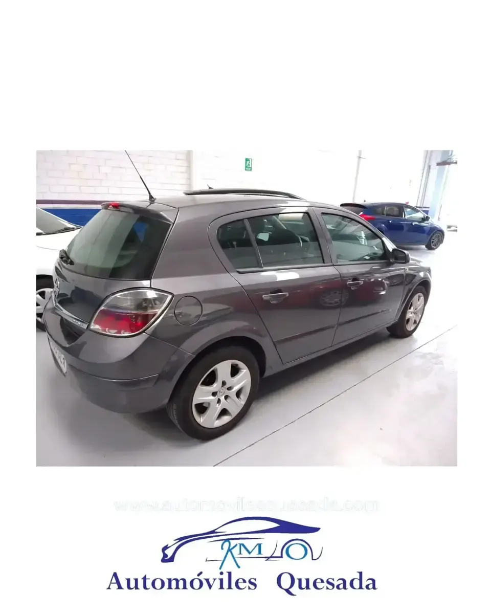 Usado Opel Astra Energy 90 CV (66 kW) 2009 Gris Utilitario