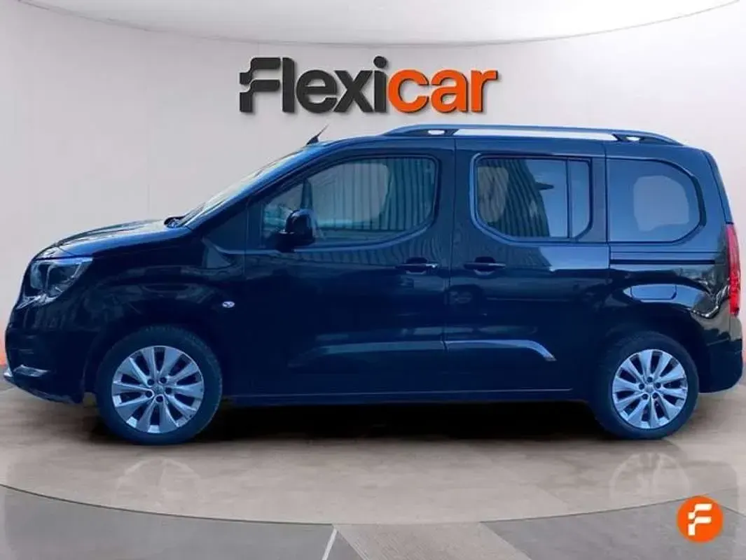 Usado Opel Combo Life Innovation 102 CV (75 kW) 2020 Negro Monovolumen