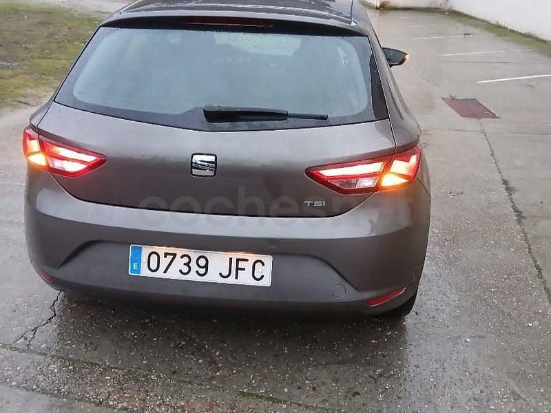 Usado Seat Leon Style 110 CV (80 kW) 2016 Gris / plata Berlina