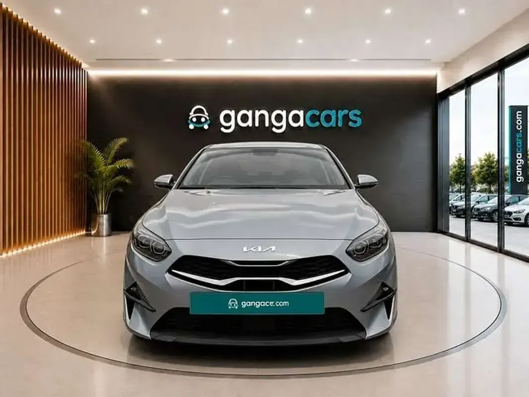 Usado Kia Ceed 101 CV (74 kW) 2023 Plateado Utilitario