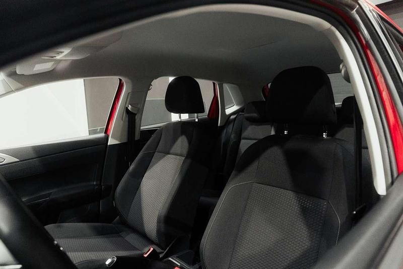 Usado VW Polo Advance 95 CV (69 kW) 2017 Rojo Utilitario