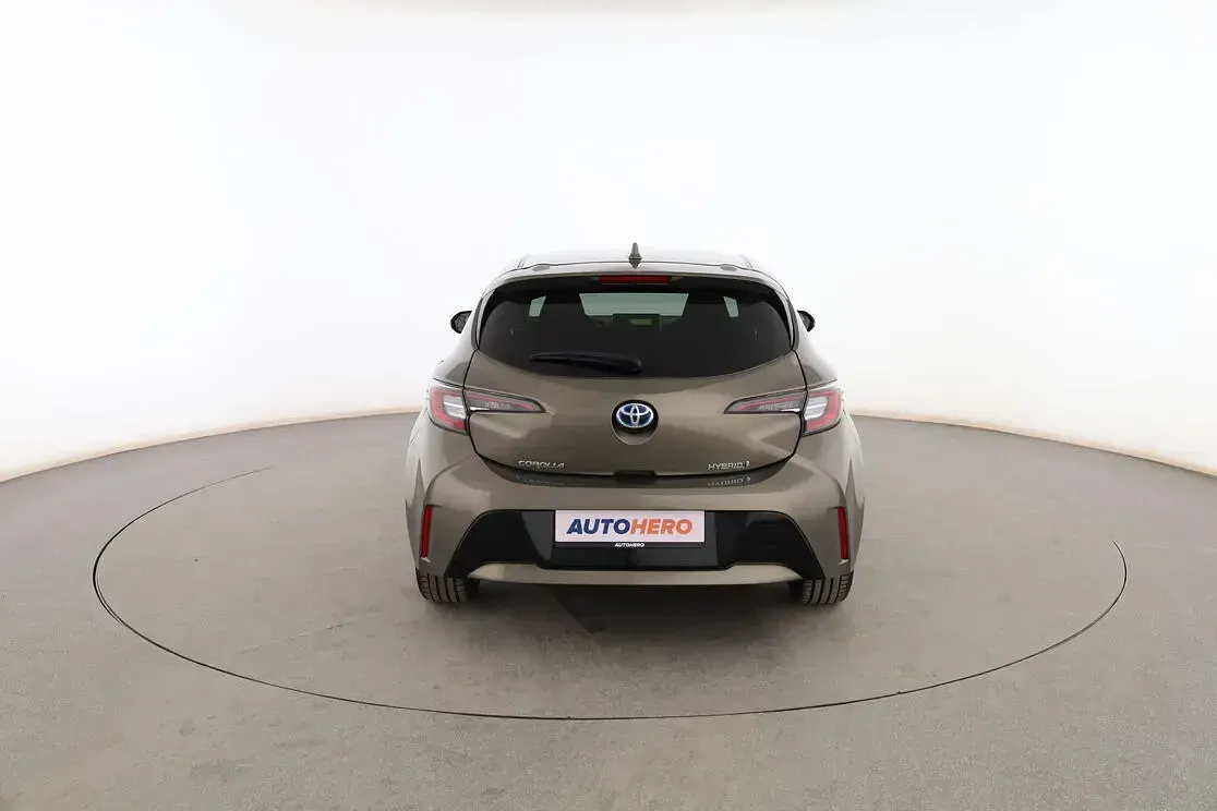 Usado Toyota Corolla 122 CV (89 kW) 2019 Dorado Berlina