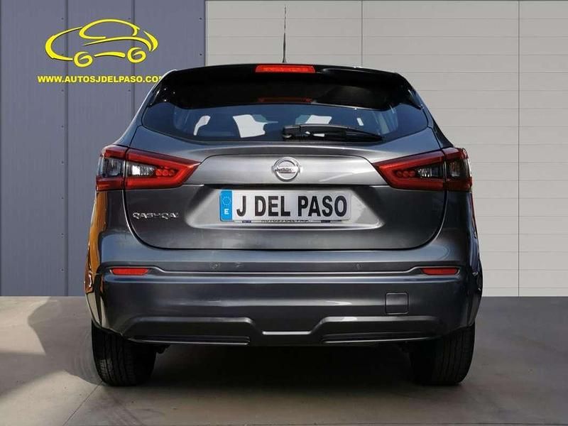 Usado Nissan Qashqai Acenta 140 CV (102 kW) 2021 Gris SUV