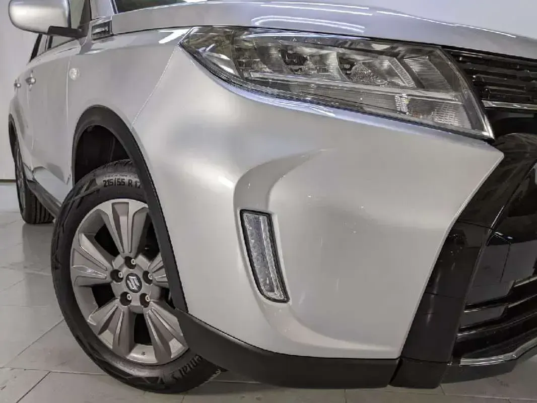 Nuevo Suzuki Vitara 110 CV (80 kW) 2026 Gris SUV