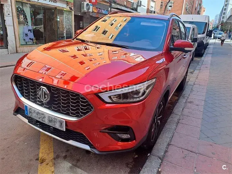 Usado MG ZS Luxury 106 CV (77 kW) 2023 Rojo SUV