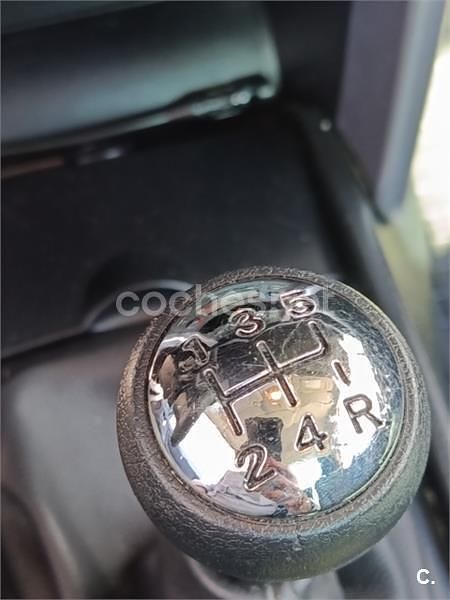 Usado Peugeot 207 70 CV (51 kW) 2008 Gris / plata Berlina