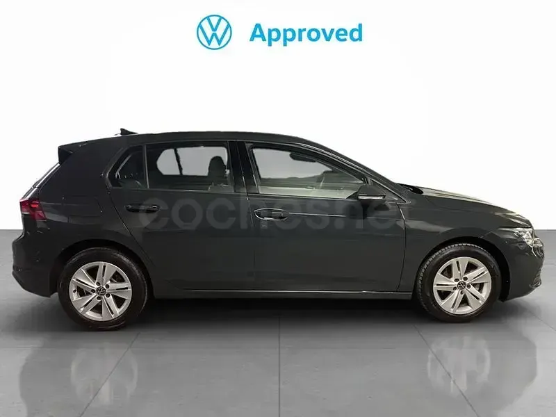 Usado VW Golf VIII 115 CV (84 kW) 2022 Gris / plata Berlina