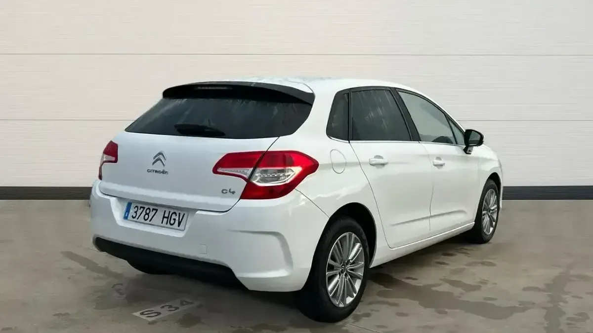 Używany Citroën C4 Seduction 112 KM (82 kW) 2011 Biały Sedan/Limuzyna