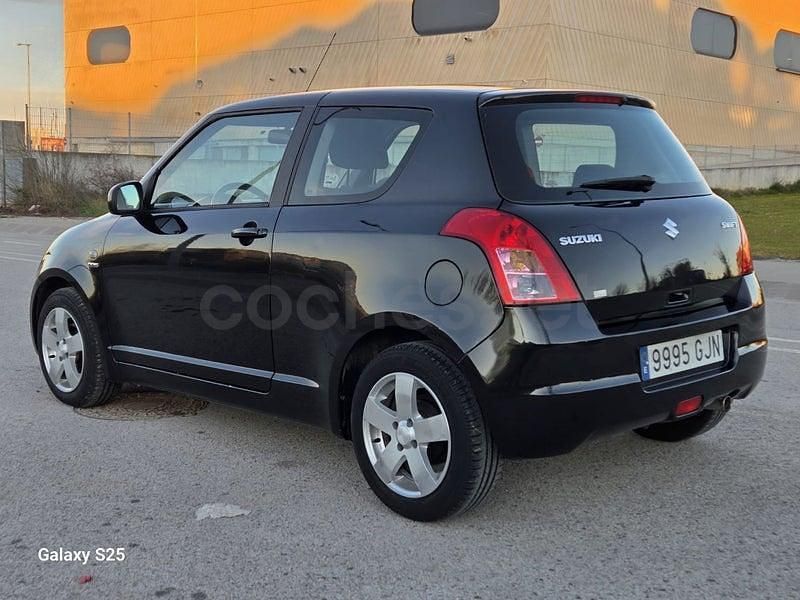 Usado Suzuki Swift GL 75 CV (55 kW) 2008 Negro Utilitario