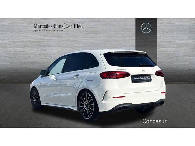 Usado Mercedes B200 AMG line 150 CV (110 kW) 2021 Blanco Utilitario