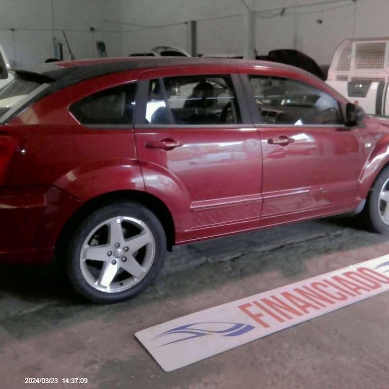 Usado Dodge Caliber SXT 140 CV (102 kW) 2008 Burdeos Utilitario