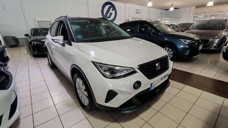 Usado Seat Arona Style 116 CV (85 kW) 2025 Gris SUV