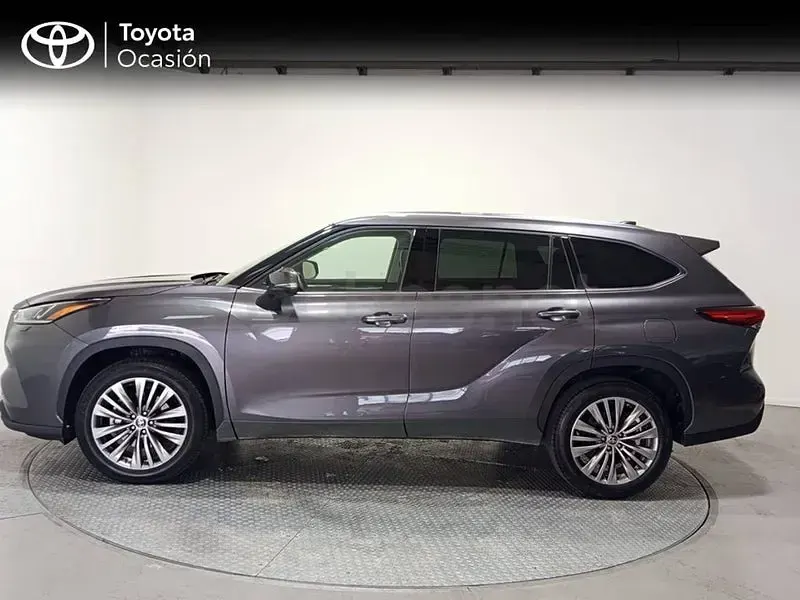 Usado Toyota Highlander Advance 246 CV (180 kW) 2022 Gris / plata SUV