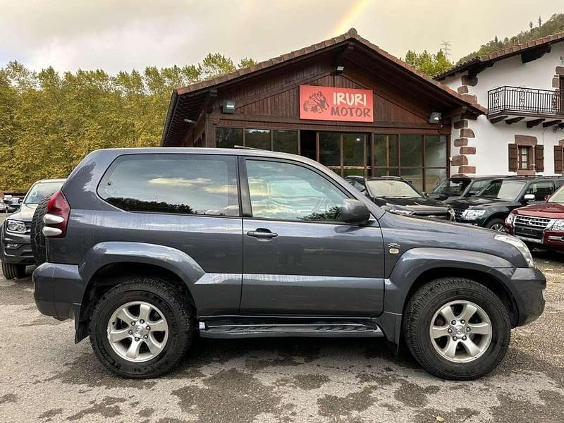 Gris Usado 2005 Toyota Land Cruiser SUV | 27.999 € (Un poco caro) - Imagen 1/4