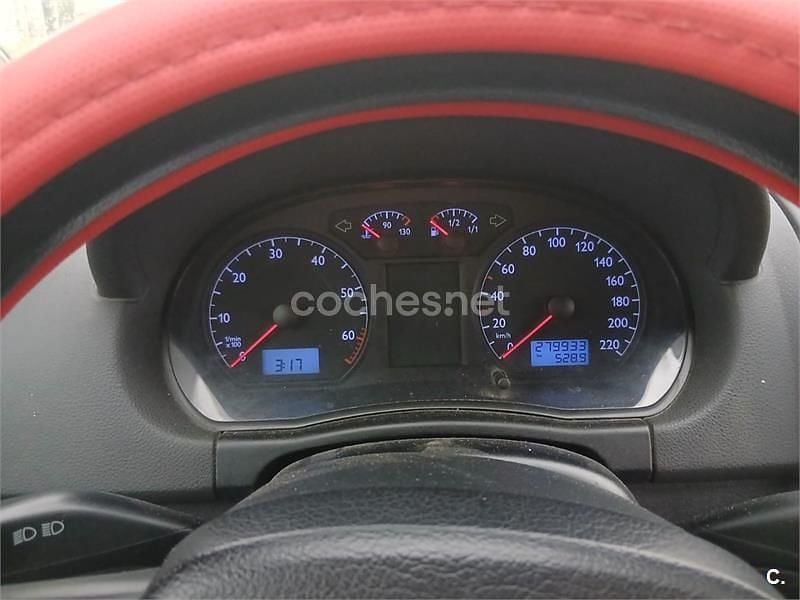 Usado VW Polo Trendline 75 CV (55 kW) 2003 Rojo Berlina